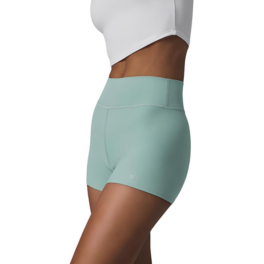 Alo Yoga Shorts Women’s Moderate