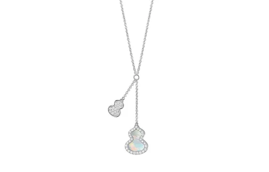Qeelin Petite Wulu 18K Gold Diamond Mother Of Pearl Necklaces Women's
