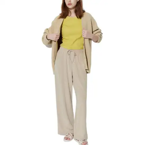 UNIQLO Casual Pants Women's Moderate Straight Fit Pants