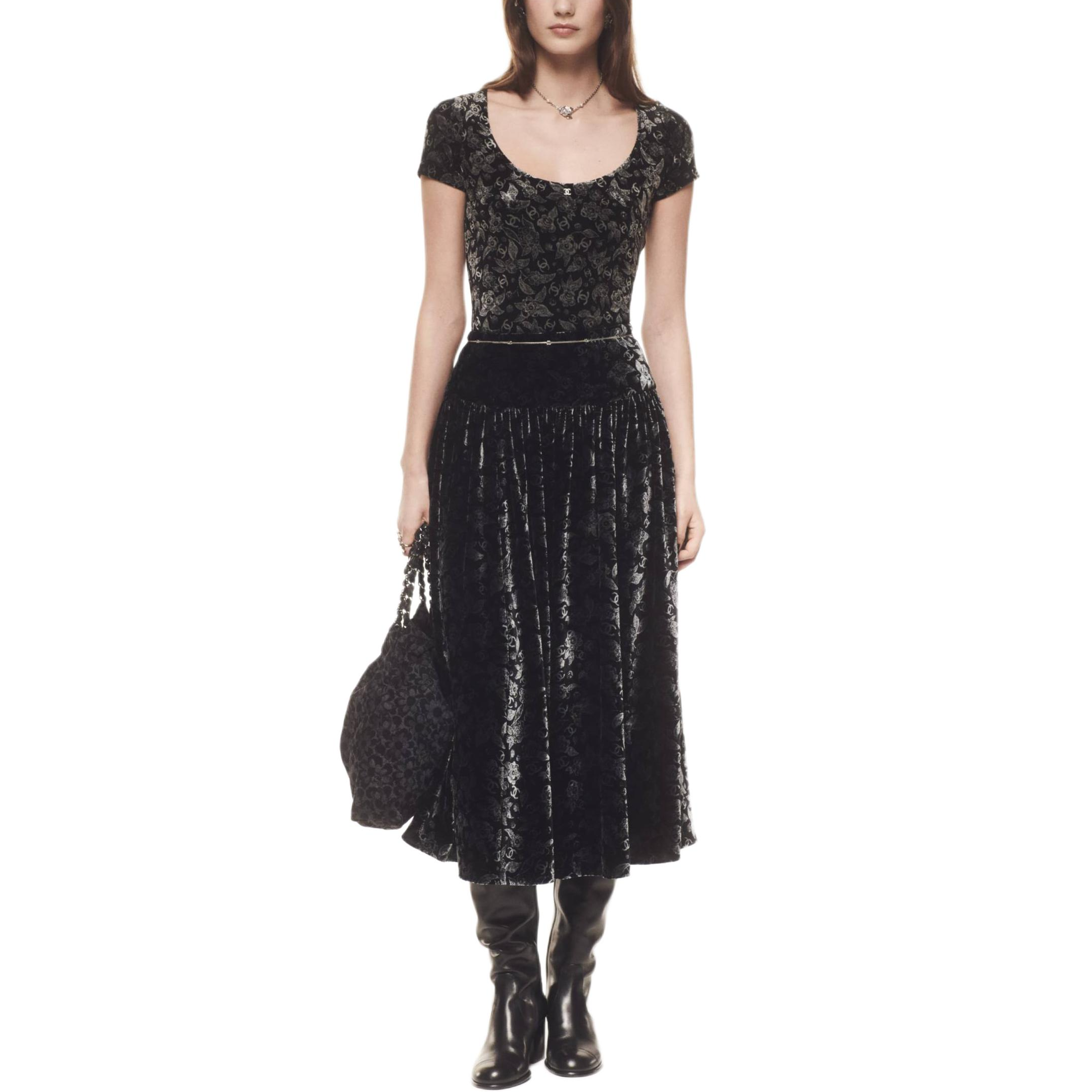 Женская футболка Chanel FW25 LogoT (черная)