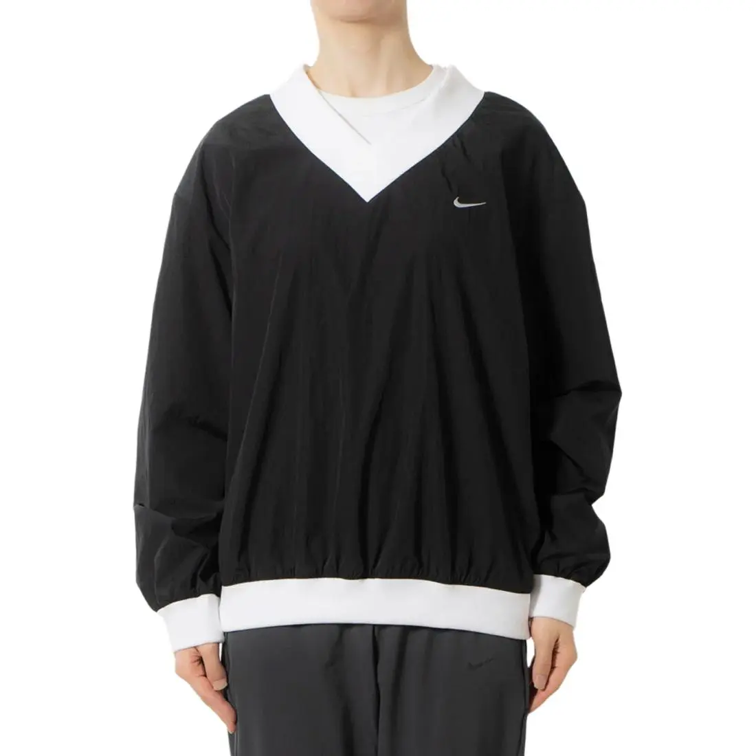 Nike Sweatshirts Women's Black Crew Neck Moderate Other
