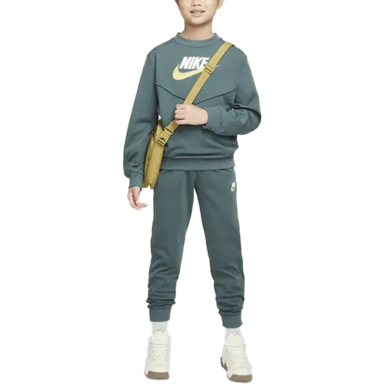 Спортивный костюм Nike Sportswear Futura (зелено-белый)