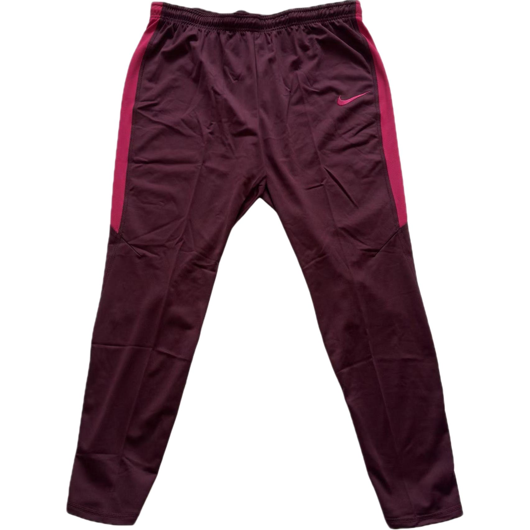 Nike Soccer Bottoms Men’s Red Moderate