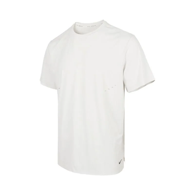Nike T-Shirts Men's White Crew Neck Moderate Straight Fit