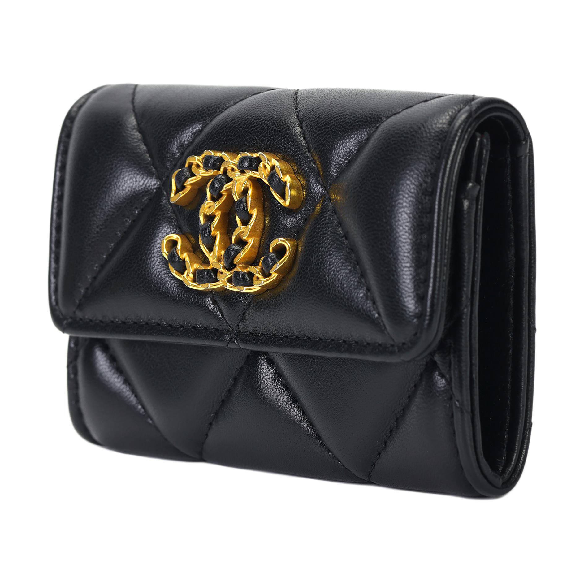 Женская сумка Chanel 19Bag Logo (черная) — фото 2