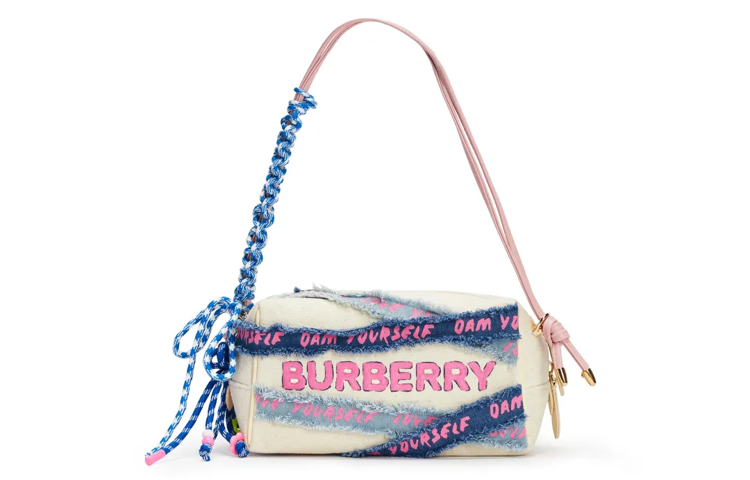 Burberry Makeup & Toiletry Bags Unisex