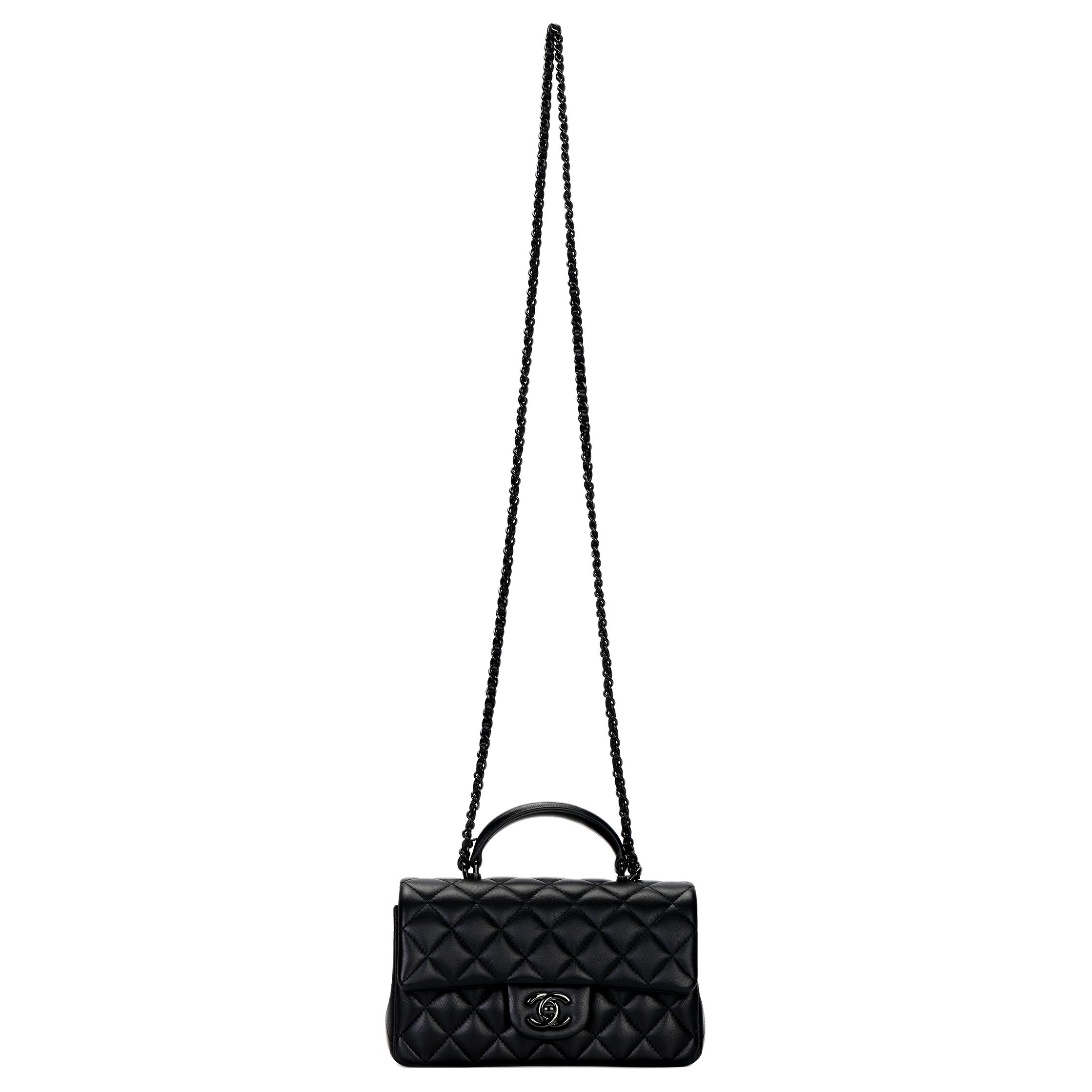 Женская сумка Chanel Classic Flap (черная)