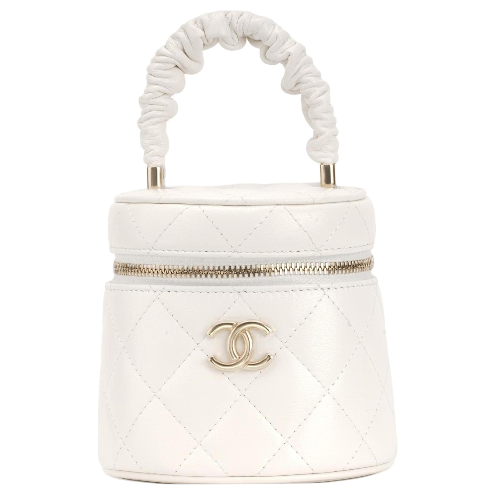 CHANEL 22SS Shiny Lambskin Makeup Bag Handbag Small Women's White