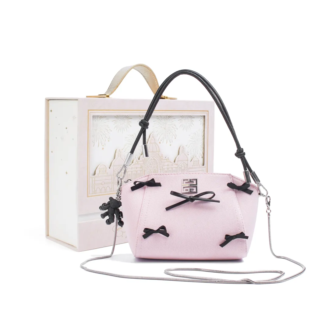 Givenchy Makeup & Toiletry Bags Women's