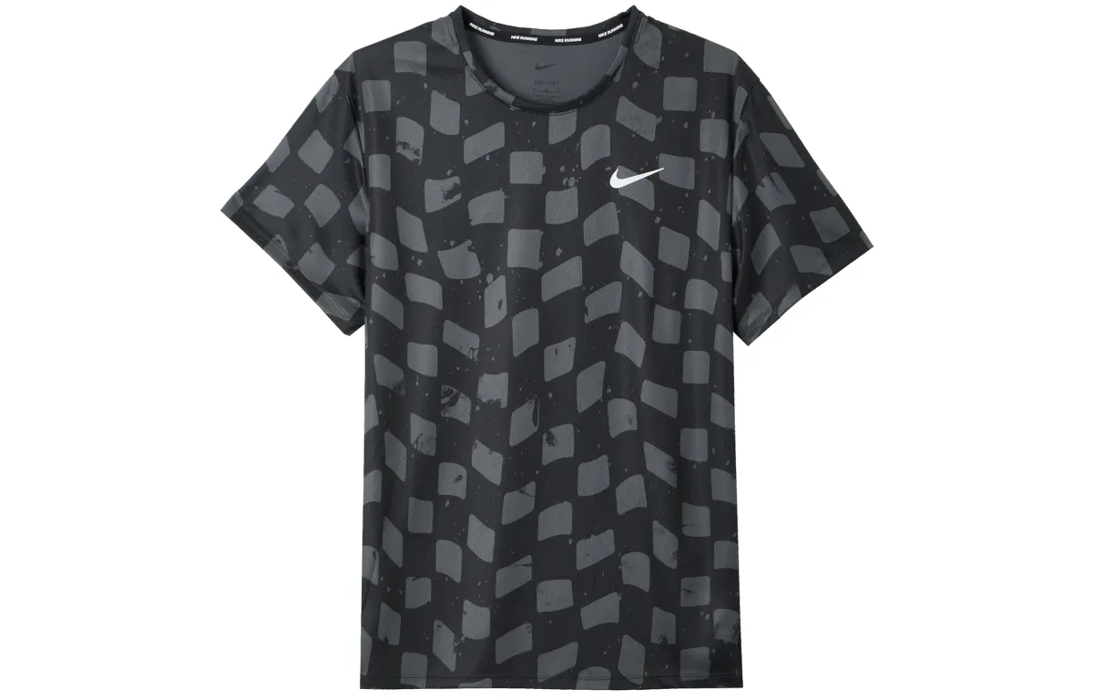Nike T-Shirts Men's Black Crew Neck Moderate
