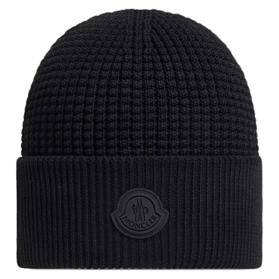 Мужская шапка Moncler с патчем (черно-белая)
