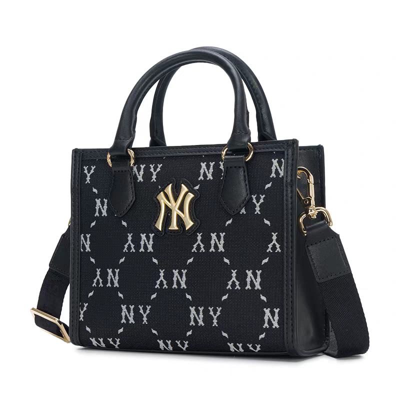 Сумка MLB New York Yankees Monogram Tote (черная)