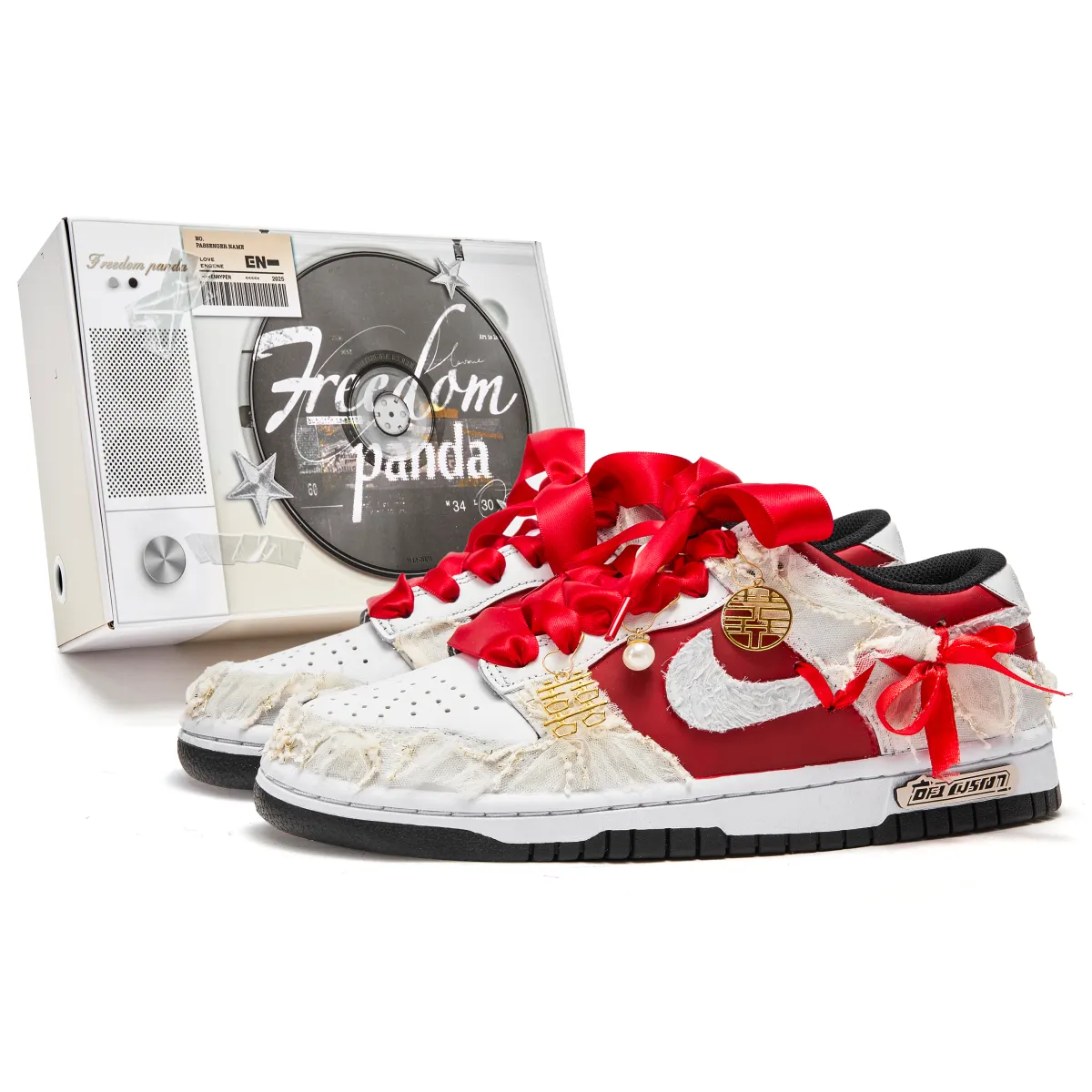 Nike Dunk Slip Resistant Abrasion Resistant Low top Skateboard Shoes Unisex Red Beige White