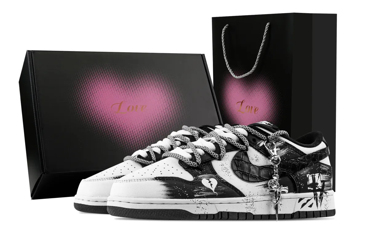 Nike Dunk Heartbreak Remains, Heart Box Abrasion Resistant Slip Resistant Low top Skateboard Shoes Unisex Black White