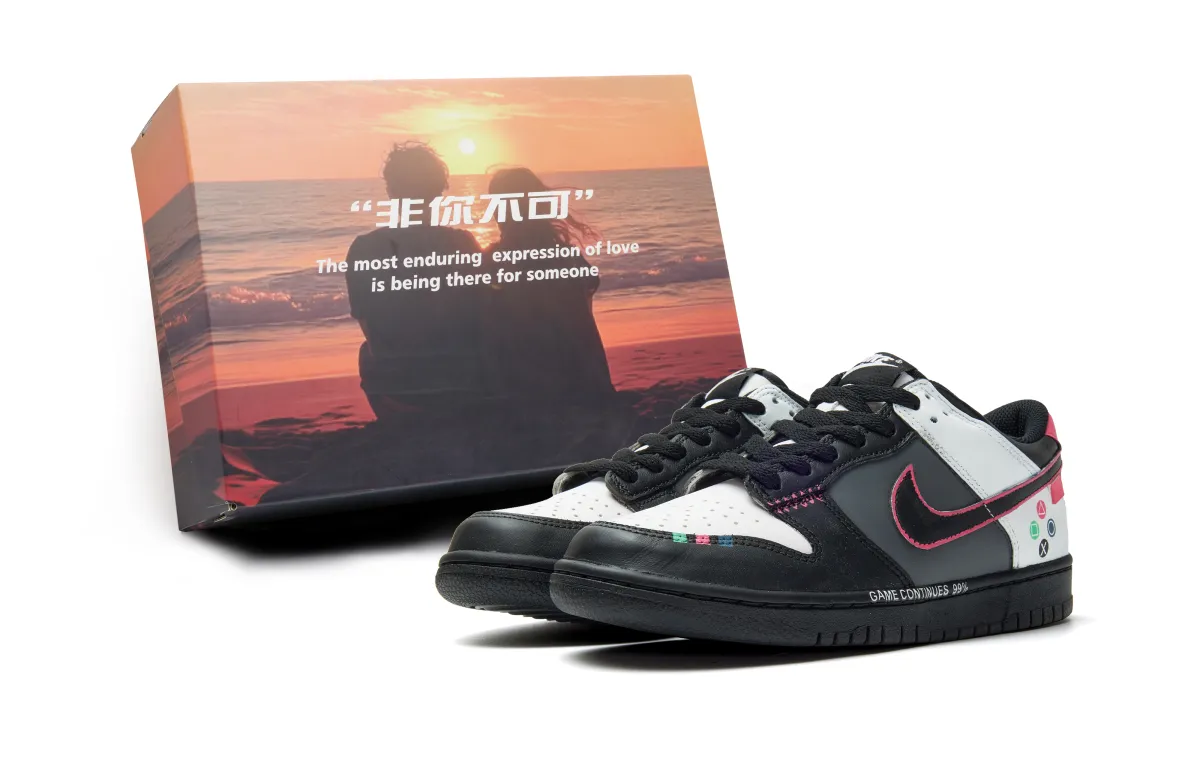 Nike Dunk Abrasion Resistant Abrasion Resistant Low top Skateboard Shoes Unisex Black Pink White