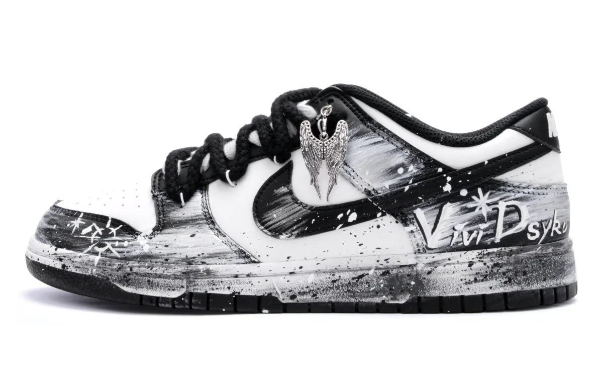Nike Dunk Abrasion Resistant Low top Skateboard Shoes Unisex Black White