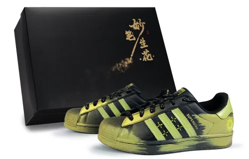 Adidas Originals SUPERSTAR Star Jinhui Slip Resistant Slip Resistant Low top Skateboard Shoes Unisex Black Gold Green