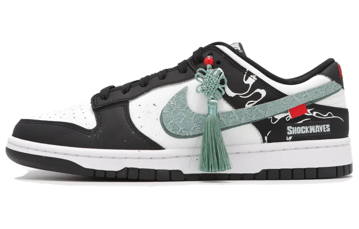 Nike Dunk Abrasion Resistant Abrasion Resistant Low top Skateboard Shoes Unisex Black White