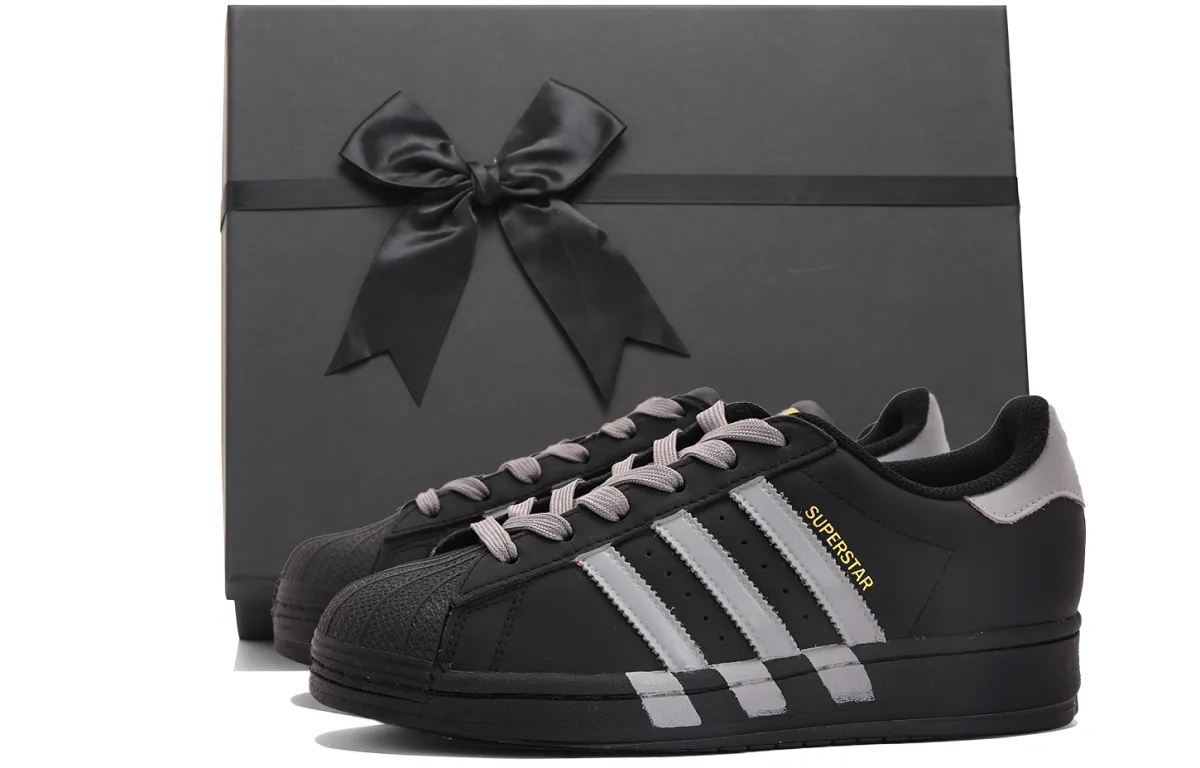 Adidas Originals SUPERSTAR Coverage Abrasion Resistant Coverage Abrasion Resistant Low top Skateboard Shoes Unisex
