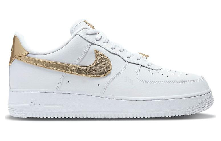 Мужские кроссовки Nike Air Force 1 (бело-золотые) — Белый / золотой — фото 2