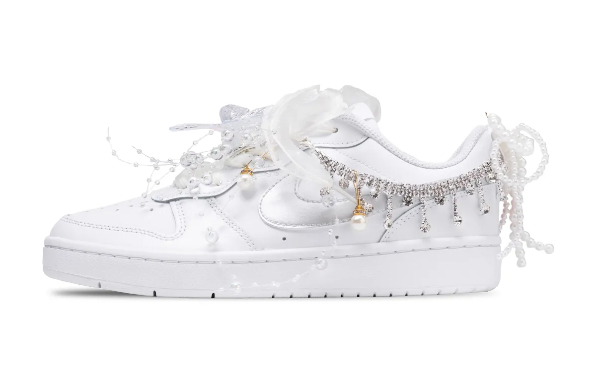 Nike Court Borough GS Star Moon Promise, Solar Power Low top Skateboard Shoes Women's White Silver