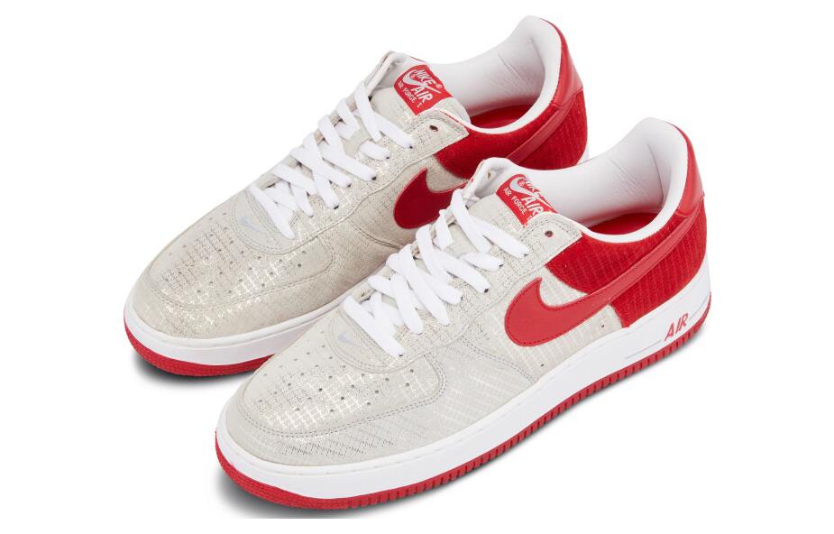 Мужские кроссовки Nike Air Force 1 Christmas (серо-красные) — 金属银/红/白 — фото 3