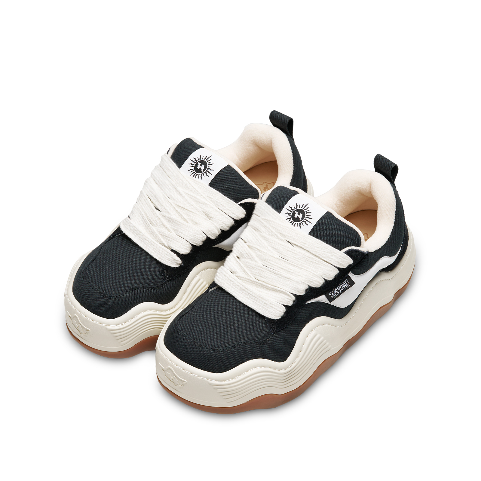 Heyday Triple Wavy Wave Shoe Black Low top Puffy Skate Shoes Unisex Black White