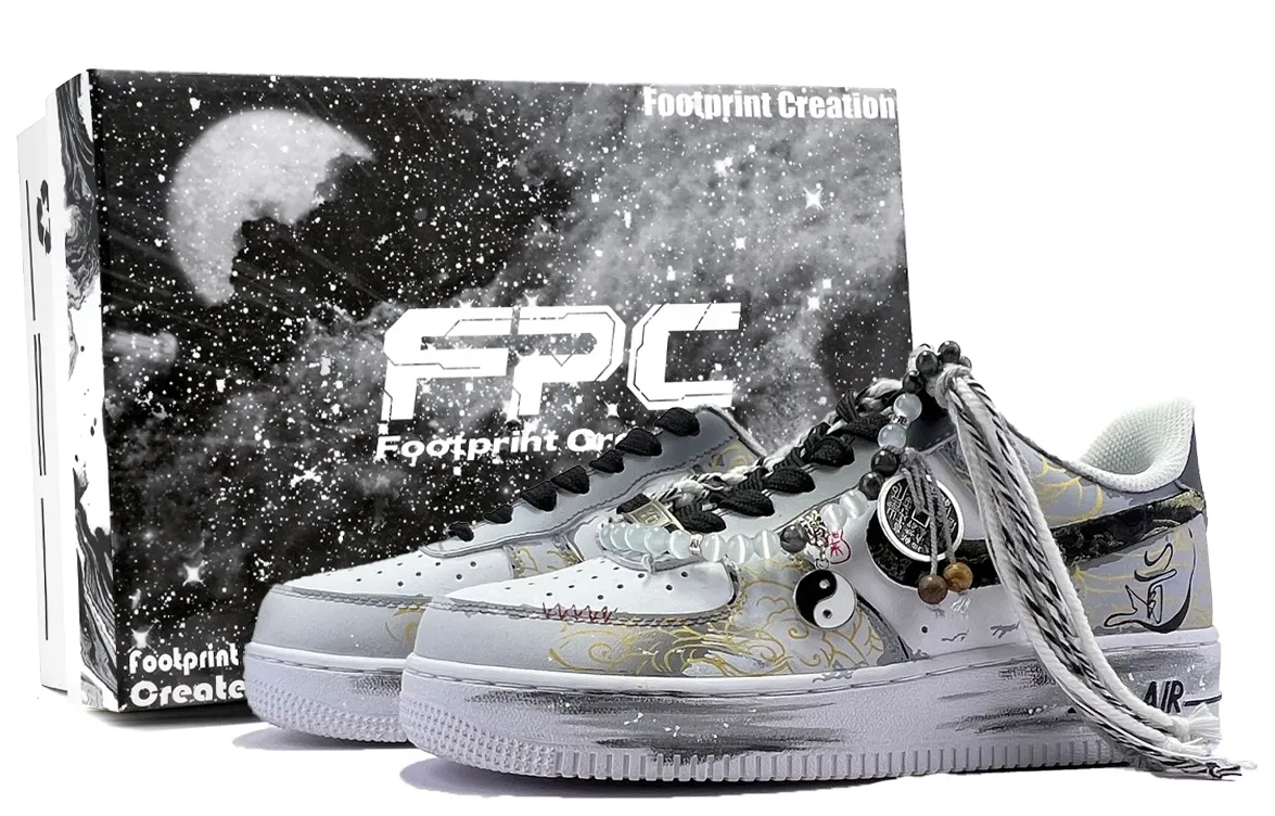 Nike Air Force 1 Footprint Love Letter Cow Leather Abrasion Resistant Low top Skateboard Shoes Unisex Black Gold Gray