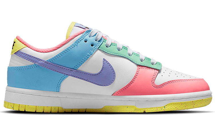 Женские кеды Nike Dunk SE "easter candy" (белые / фиолетовые / красные) — Белый / фиолетовый / красный — фото 2