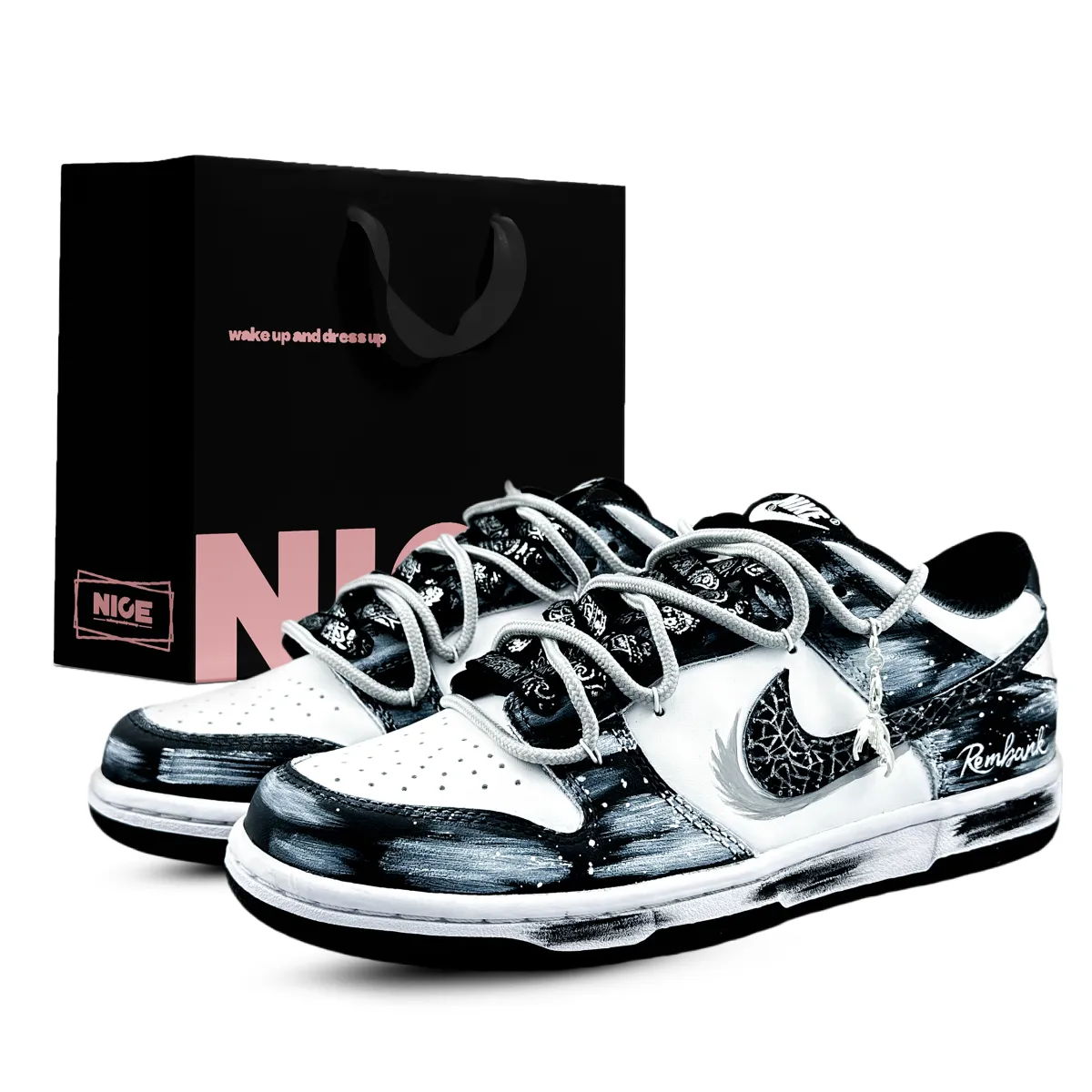 Nike Dunk Abrasion Resistant Low top Skateboard Shoes Unisex Black White