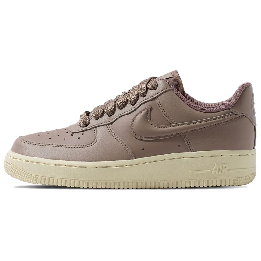 Женские кроссовки Nike Air Force 1 (коричневые)