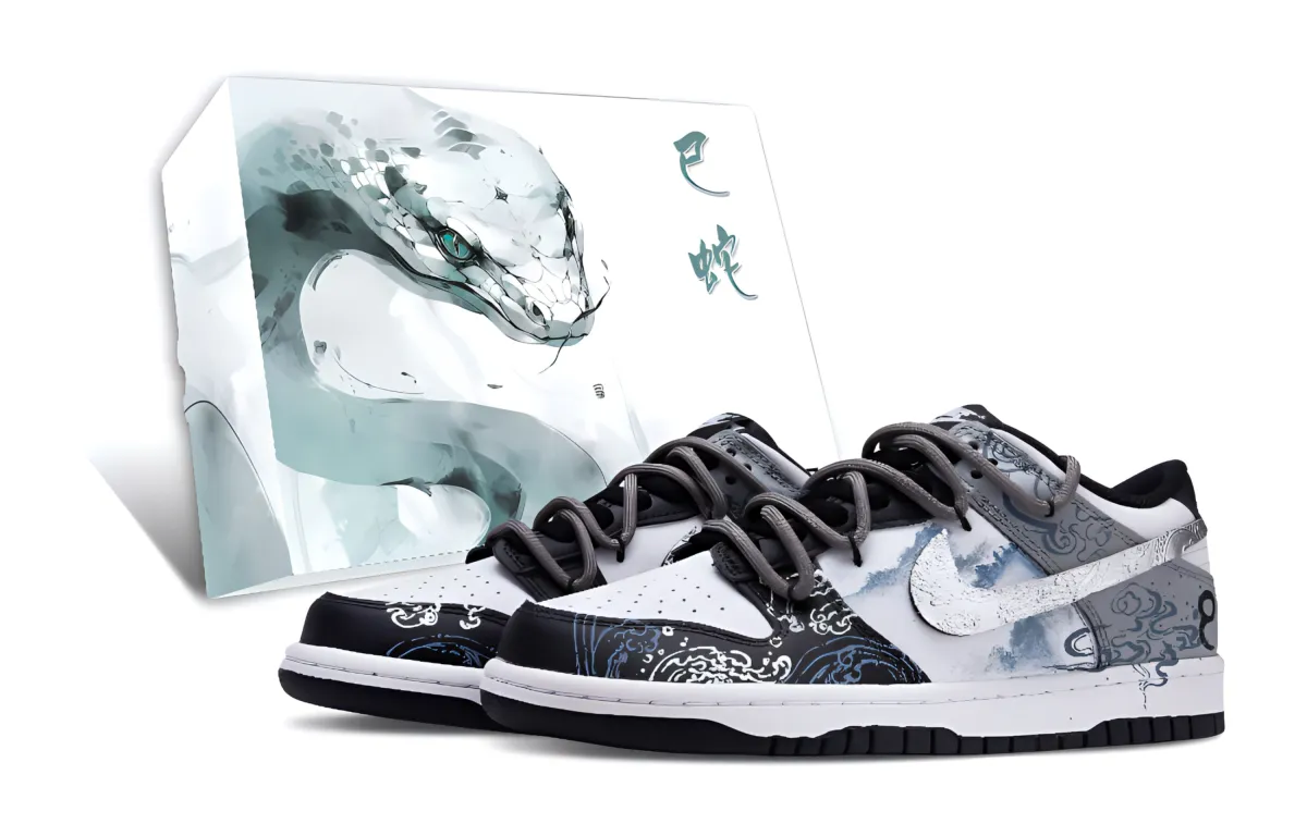 Nike Dunk Abrasion Resistant Low top Skateboard Shoes Men's Black White