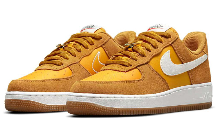 Женские кроссовки Nike Air Force 1 07 se "first use" (золотые) — фото 3