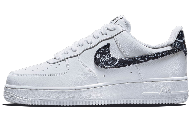 Женские кроссовки Nike Air Force 1 07 Essential "Black Paisley" (бело-черные)