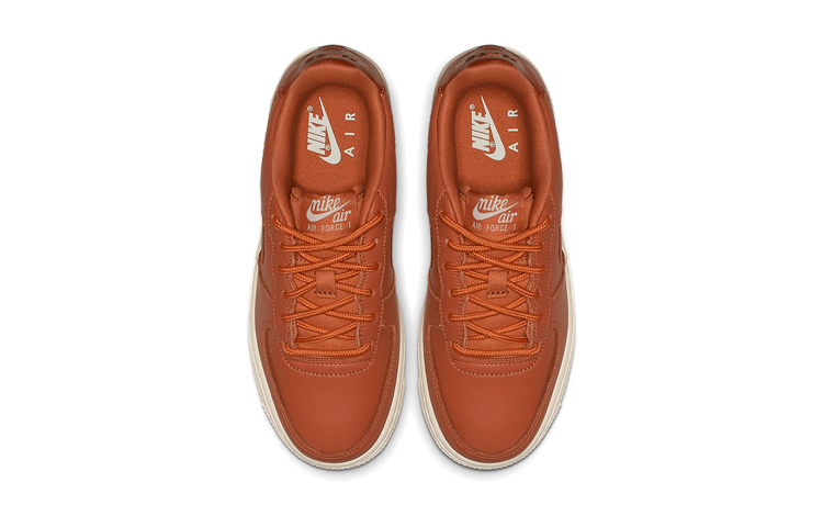 Женские кроссовки Nike Air Force 1 PRM EM (коричневый) — фото 4