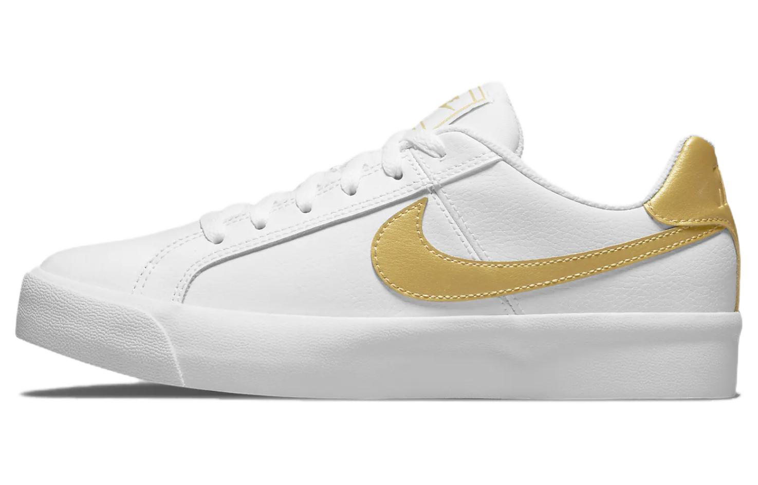 Женские кеды Nike Court Royale AC (бело-золотые) — фото 1