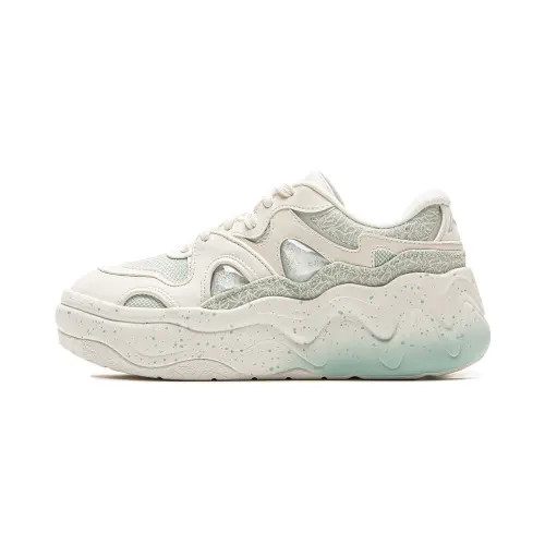 Li Ning Cheese 3.0 Slip Resistant, Abrasion Resistant, Height Increasing Low top Skateboard Shoes Women's White Green