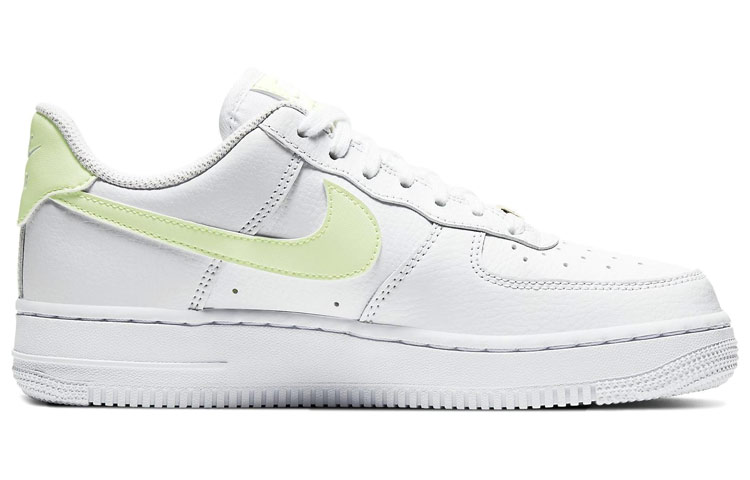 Женские кроссовки Nike Air Force 1 (бело-зеленые) — фото 2