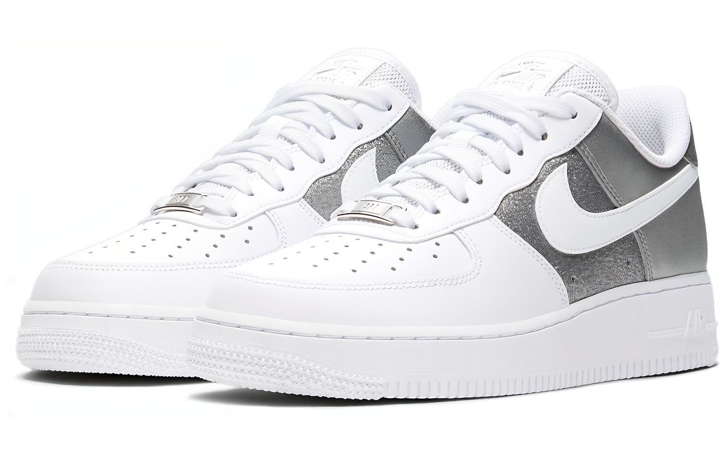 Женские кроссовки Nike Air Force 1 7 (бело-серебристые) — фото 3