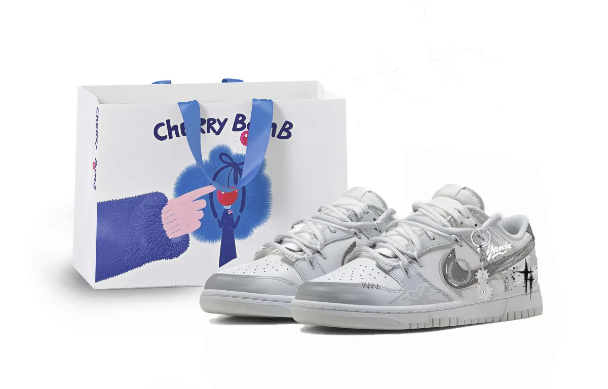 Nike Dunk Mechanical Armor Abrasion Resistant Low top Skateboard Shoes Unisex Gray White