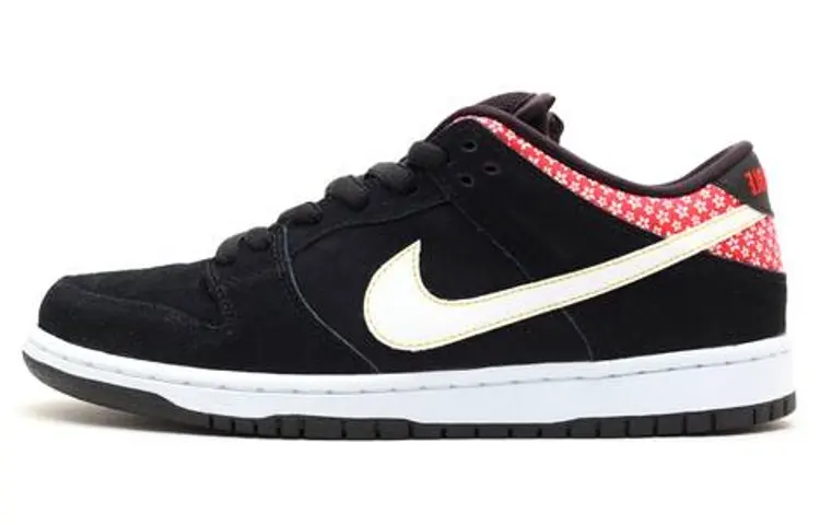 Nike SB Dunk Low Firecracker