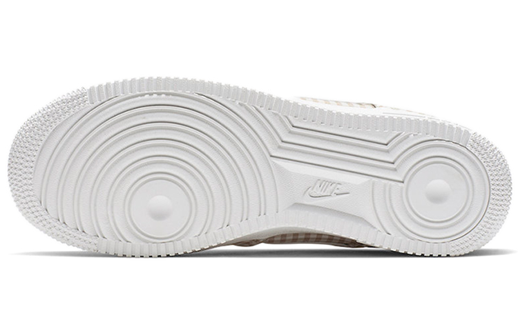 Женские кроссовки Nike Air Force 1 07 QS (бело-коричневые) — фото 5