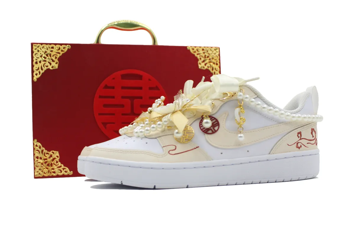 Nike Court Borough Eternal Love 32 Leather Slip Resistant Abrasion Resistant Low top Skateboard Shoes Women's White