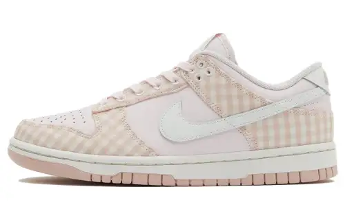 Nike Dunk 'Pink Gingham Plaid' Leather Slip Resistant Slip Resistant Low top Skateboard Shoes Women's Pink