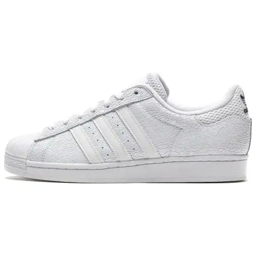 Superstar Adv Vitória Mendonça x Superstar Adv Adidas Originals 'Textures of Street Skating'
