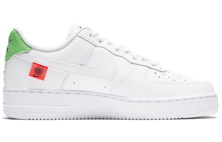 Женские кроссовки Nike Air Force 1 07 SE Worldwide (бело-зелено-оранжевые) — фото 2