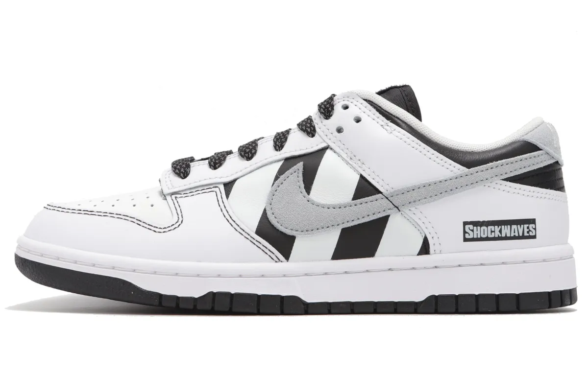 Nike Dunk Abrasion Resistant Abrasion Resistant Low top Skateboard Shoes Unisex Black White