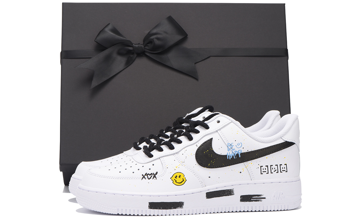 Nike Air Force 1 Coverage Slip Resistant Low top Skateboard Shoes Men's Black White