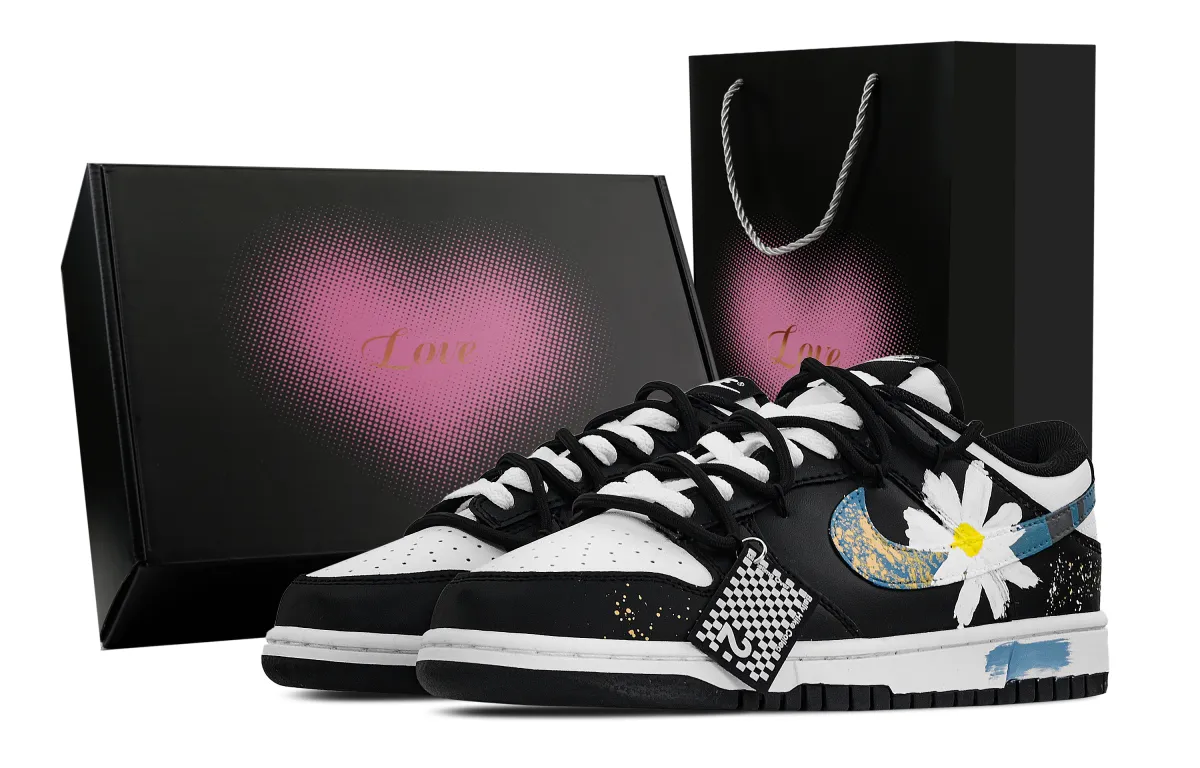 Nike Dunk Between The Blossoms, Heart Box Abrasion Resistant Low top Skateboard Shoes Unisex Blue White Black