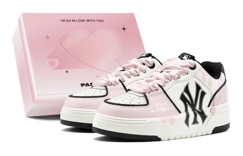 MLB Chunky Liner Summer Travel, Romantic Casual Sweetheart Lover, Heart Fabric Patch Low top Skateboard Shoes Unisex